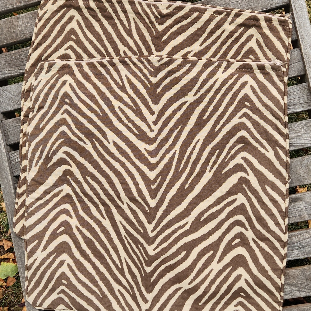 Pair of giraffe print pillow cases